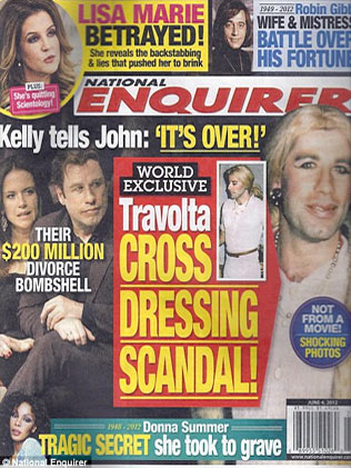 La portada del National Enquirer con Travolta vestido de mujer