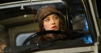 Kat Dennings como Darcy